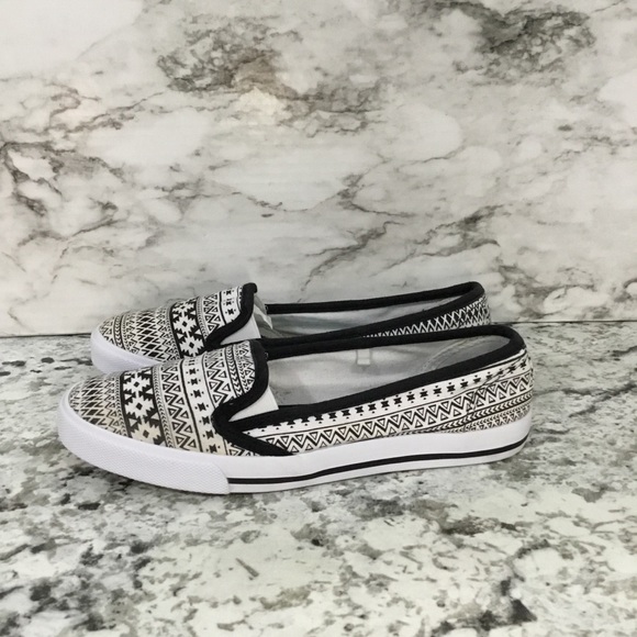 Austin Trading Company Women's Sneakers/Tennis Shoes - Picture 2 of 12